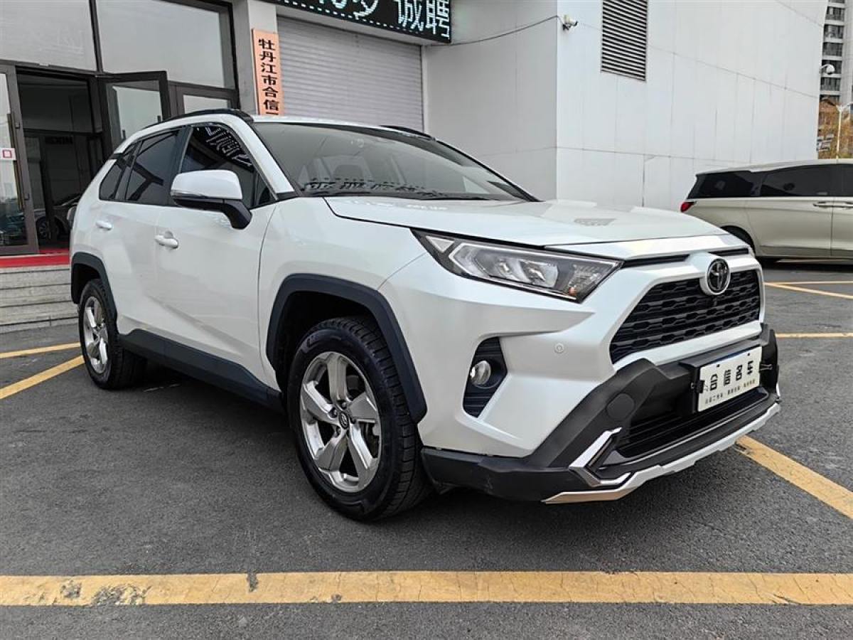 豐田 RAV4榮放  2021款 2.0L CVT兩驅(qū)風(fēng)尚PLUS版圖片