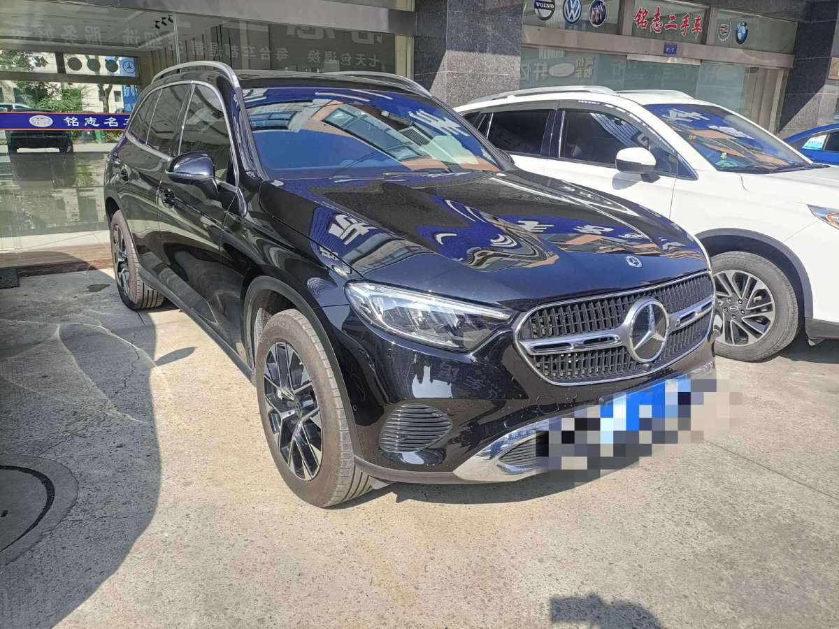 奔馳 奔馳GLC  2023款 改款 GLC 260 L 4MATIC 動感型 5座圖片