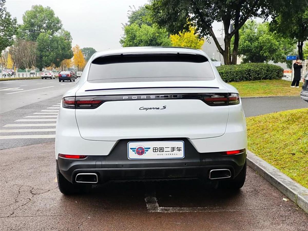 保時(shí)捷 Cayenne  2022款 Cayenne Coupé 3.0T 鉑金版圖片