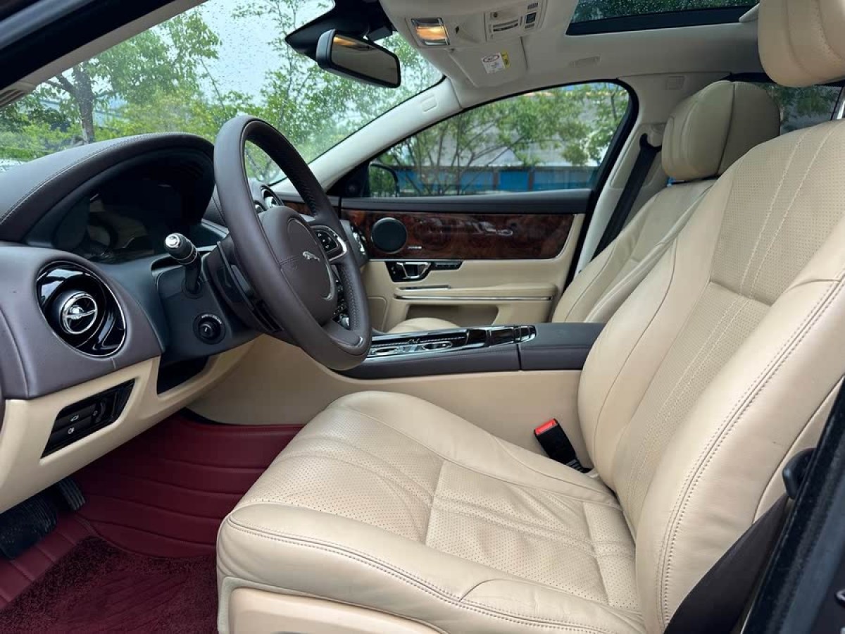 捷豹 XJ  2014款 XJL 3.0 SC 兩驅(qū)尊享商務(wù)版圖片