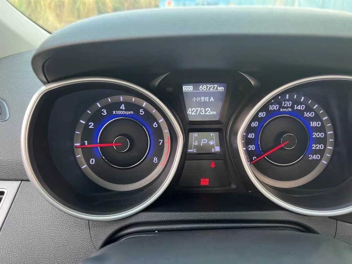 現(xiàn)代 朗動  2015款 1.6L 自動領(lǐng)先型圖片