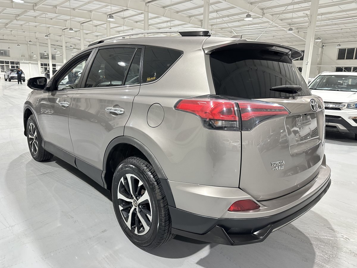 豐田 RAV4  2016款 榮放 2.0L CVT兩驅(qū)舒適版圖片