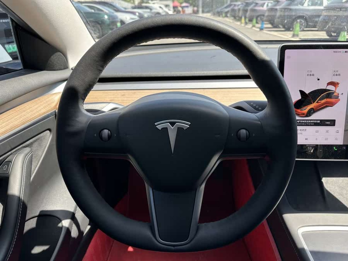 特斯拉 Model 3  2021款 改款 標(biāo)準(zhǔn)續(xù)航后驅(qū)升級版圖片