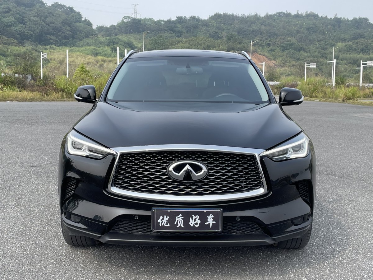 2022年7月英菲尼迪 QX50  2022款 2.0T 兩驅(qū)時(shí)尚版