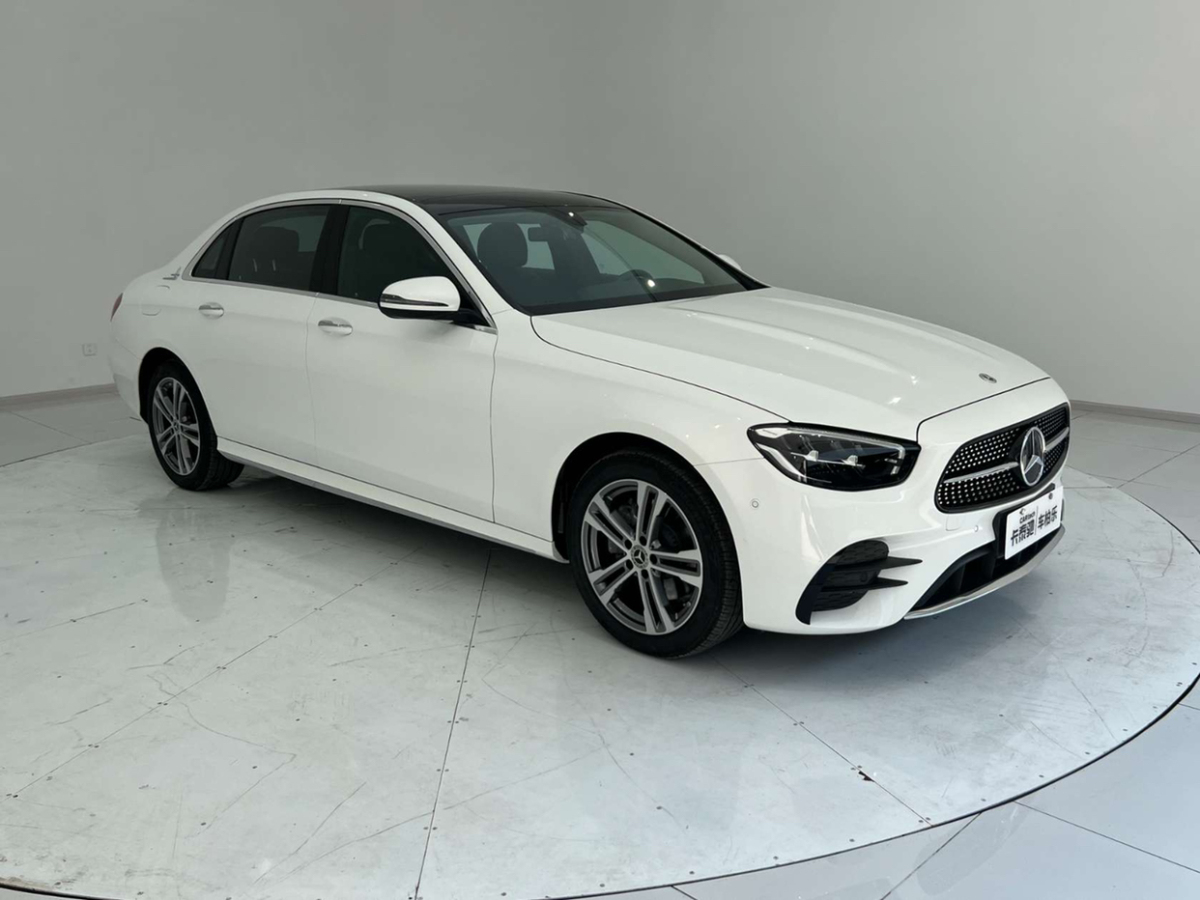 奔驰 奔驰E级  2022款 E 260 L 运动型图片