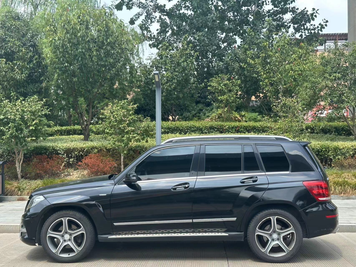 奔馳 奔馳GLK級  2015款 GLK 300 4MATIC 時(shí)尚型 極致版圖片