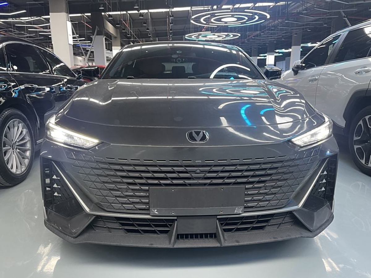 長(zhǎng)安 長(zhǎng)安UNI-V  2023款 1.5T 運(yùn)動(dòng)版圖片