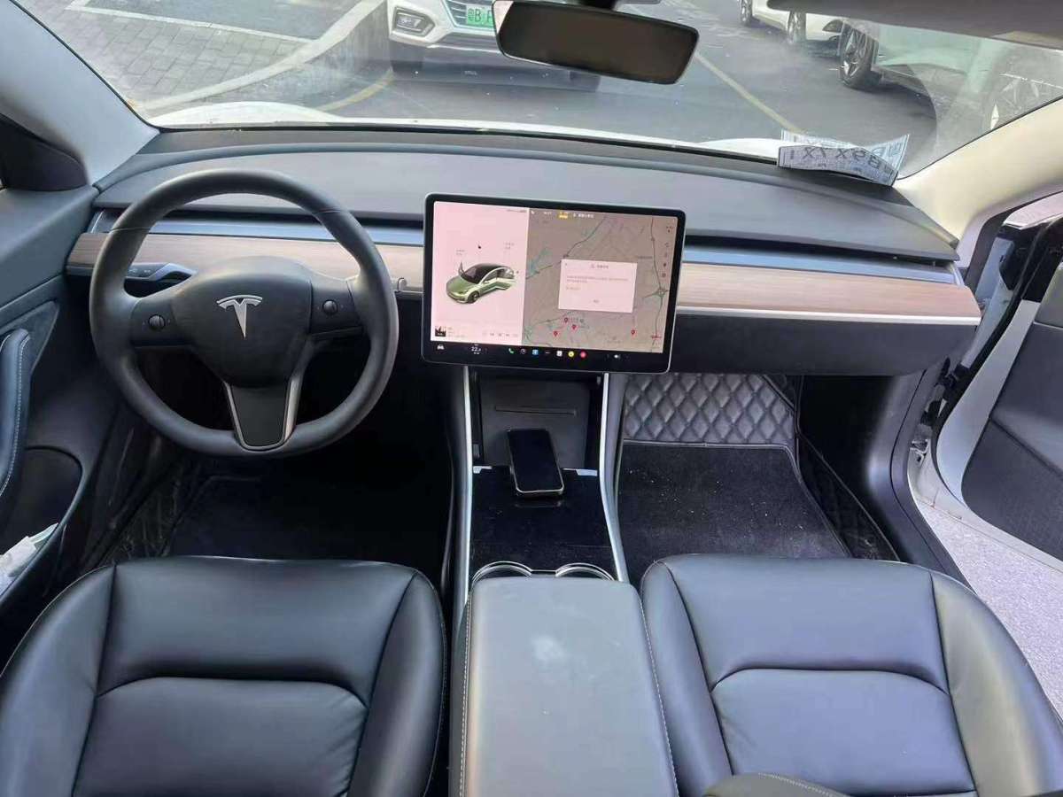 特斯拉 Model 3  2019款 標(biāo)準(zhǔn)續(xù)航后驅(qū)升級(jí)版圖片