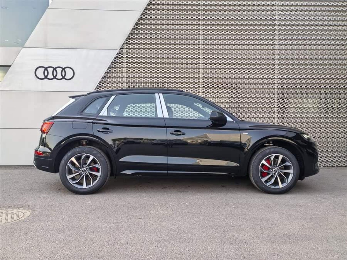 奧迪 奧迪Q5L  2025款 40 TFSI 豪華動(dòng)感型圖片