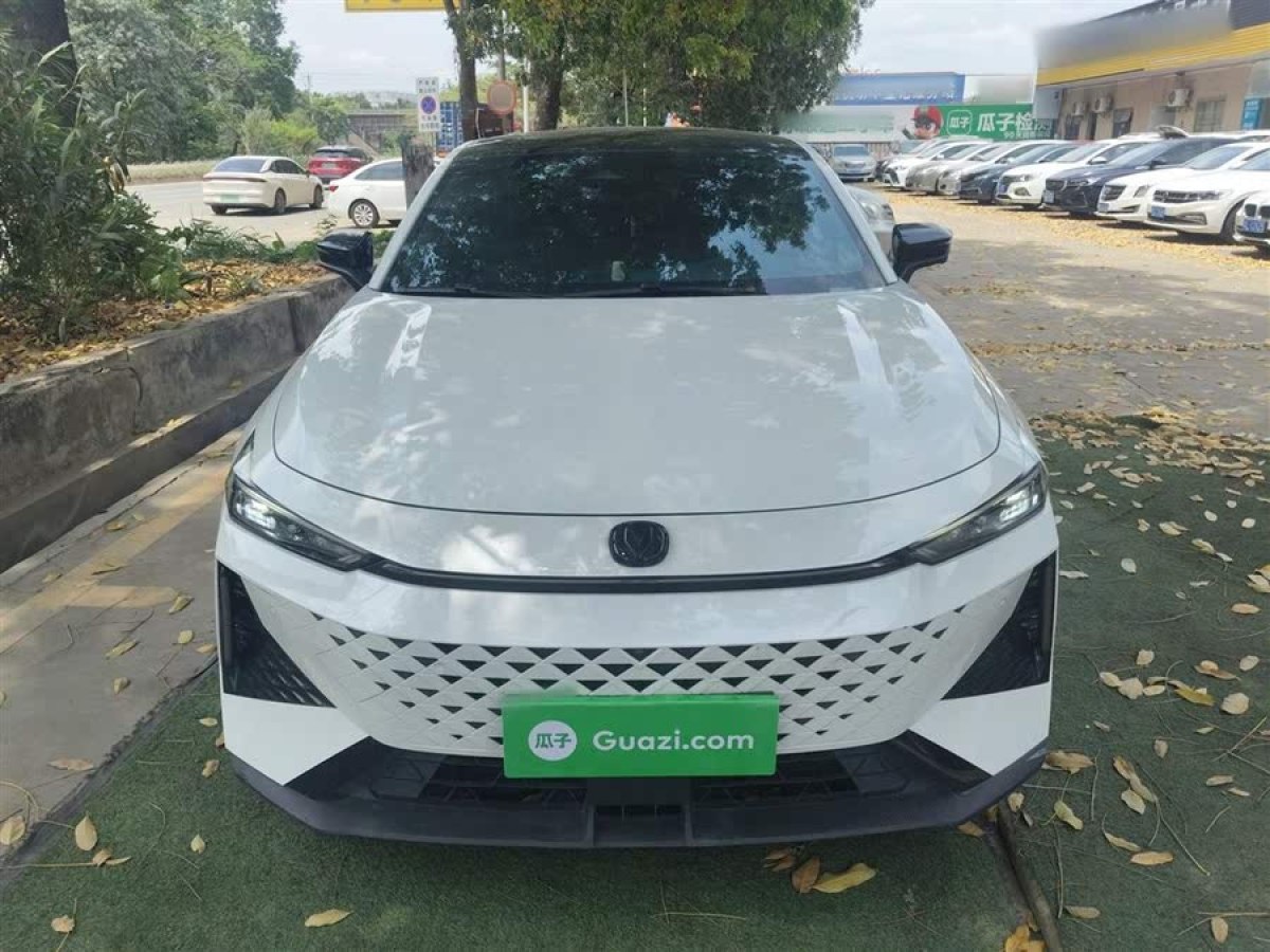 長安 長安UNI-V  2024款 1.5T 尊貴型圖片