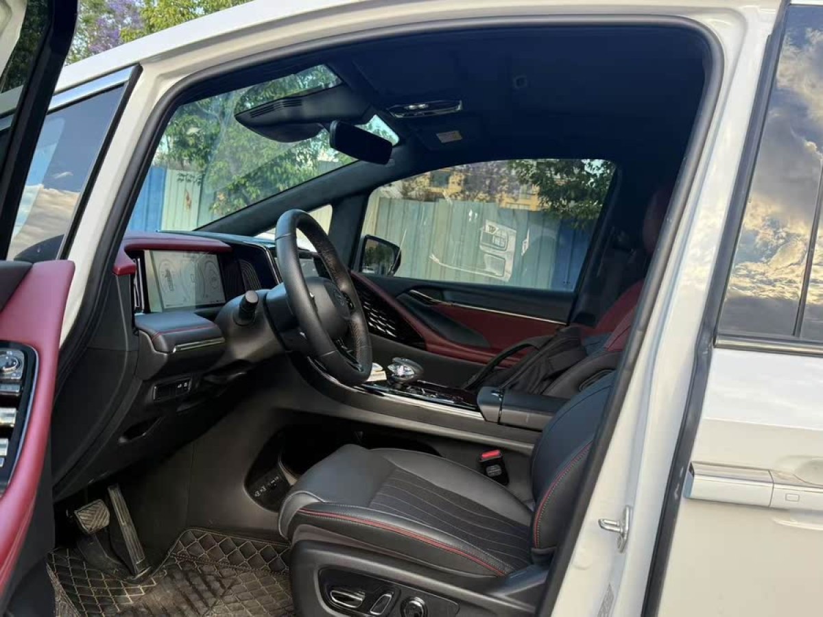 廣汽傳祺 M8  2024款 宗師系列 雙擎 至尊版圖片