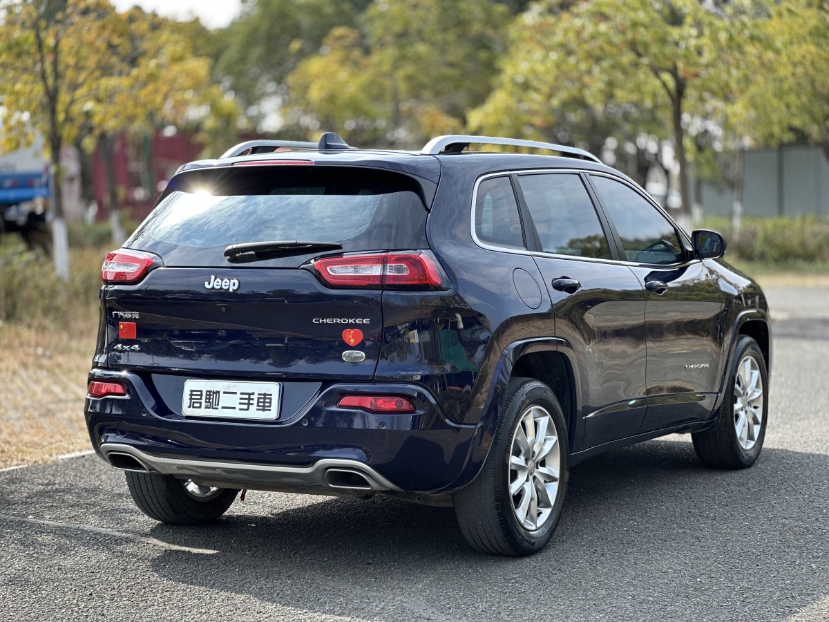 Jeep 自由光  2017款 2.4L 專業(yè)智能版圖片