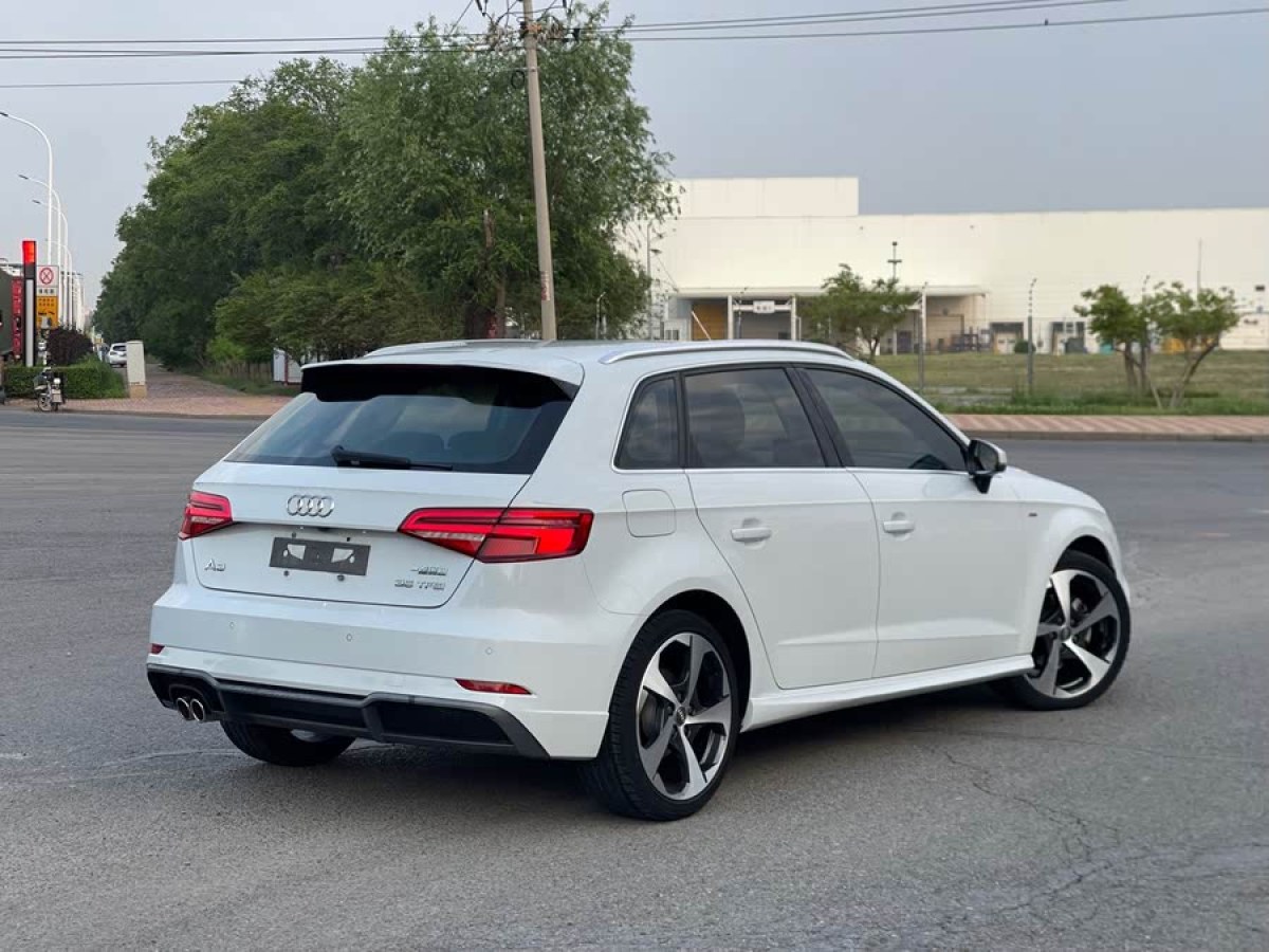奧迪 奧迪A3  2017款 Sportback 35 TFSI 運(yùn)動(dòng)型圖片