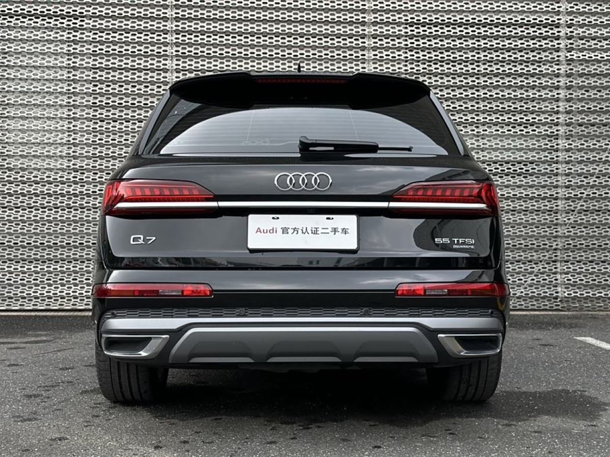 奧迪 奧迪Q7  2023款 55 TFSI quattro S line運(yùn)動(dòng)型圖片