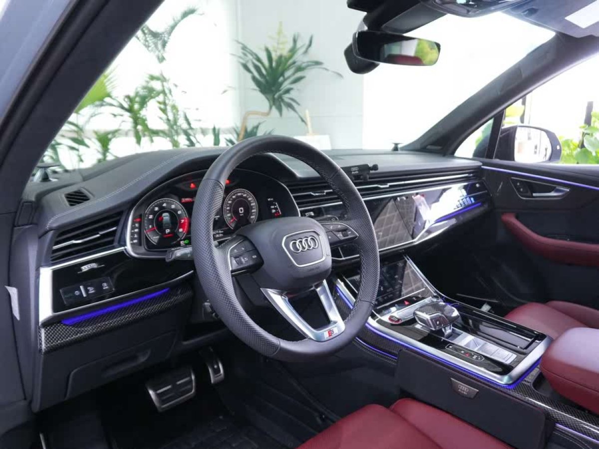 奧迪 奧迪SQ7  2024款 4.0 TFSI 暗夜騎士版圖片