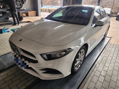 2019年7月 奔馳 奔馳A級 A 200 L 運(yùn)動轎車圖片