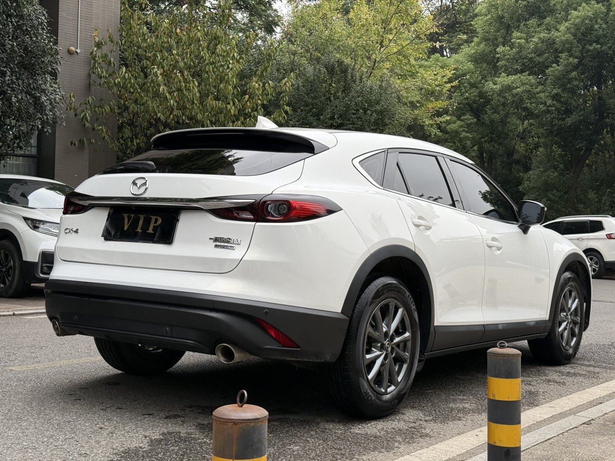 馬自達(dá) CX-4  2021款 2.0L 自動兩驅(qū)藍(lán)天活力版圖片