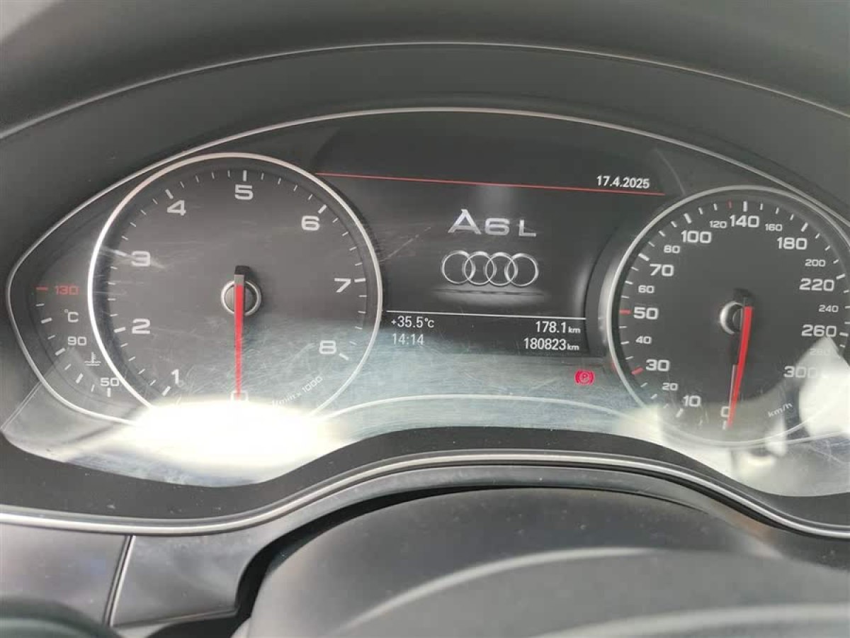 奧迪 奧迪A6L  2014款 TFSI 標(biāo)準(zhǔn)型圖片