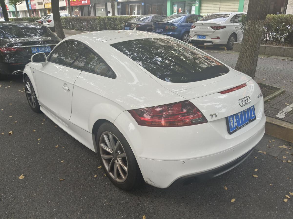 奧迪 奧迪TT  2013款 TT Coupe 45 TFSI quattro 白色經(jīng)典版圖片