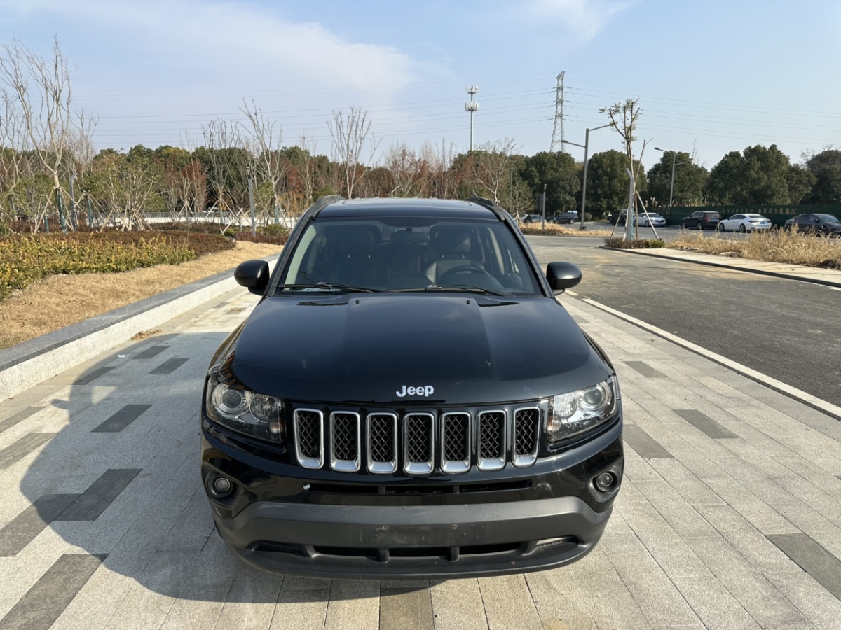 Jeep 指南者  2015款 2.0L 兩驅(qū)運(yùn)動版圖片