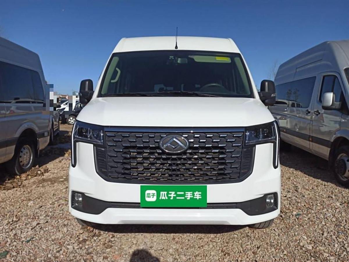 上汽大通 V80  2024款 傲運(yùn)通 6MT 長(zhǎng)軸中頂127Ps 6/7/8/9座圖片