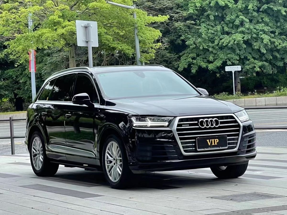 2019年8月奧迪 奧迪Q7  2019款 55 TFSI S line運(yùn)動(dòng)型