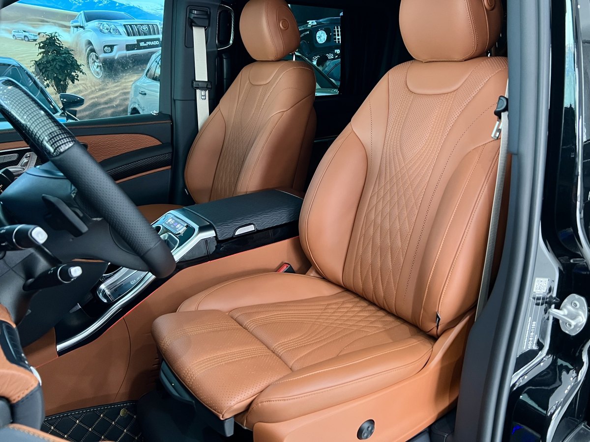 奔馳 V級(jí)  2022款 V 260 L 長(zhǎng)軸距豪華版圖片