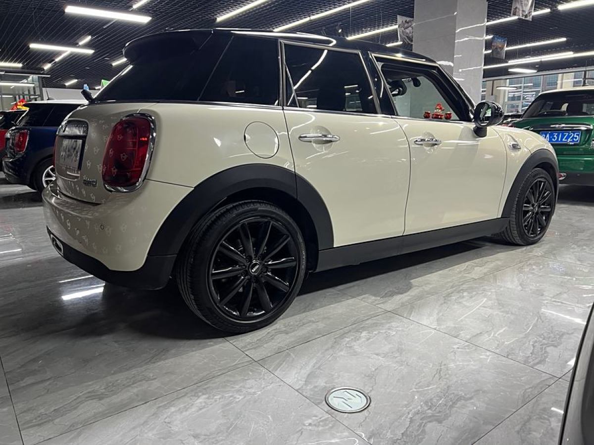 2019年12月MINI MINI  2018款 1.5T COOPER 藝術(shù)家 五門版