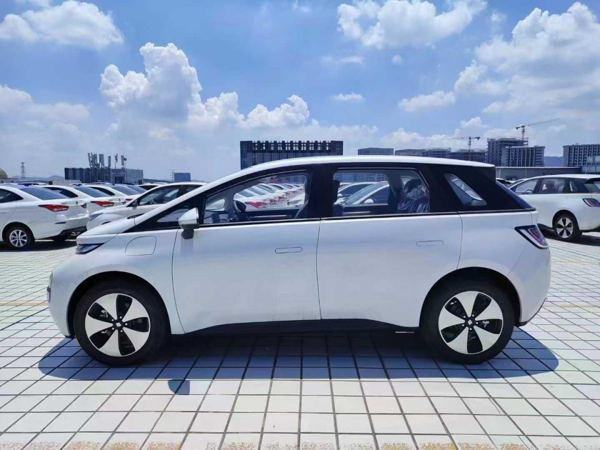 寶駿 寶駿云海  2024款 140km 插混版圖片