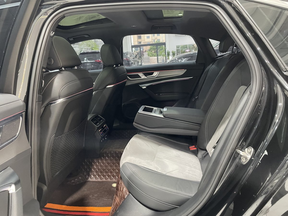奧迪 奧迪A6L  2024款 45 TFSI 臻選動感型圖片