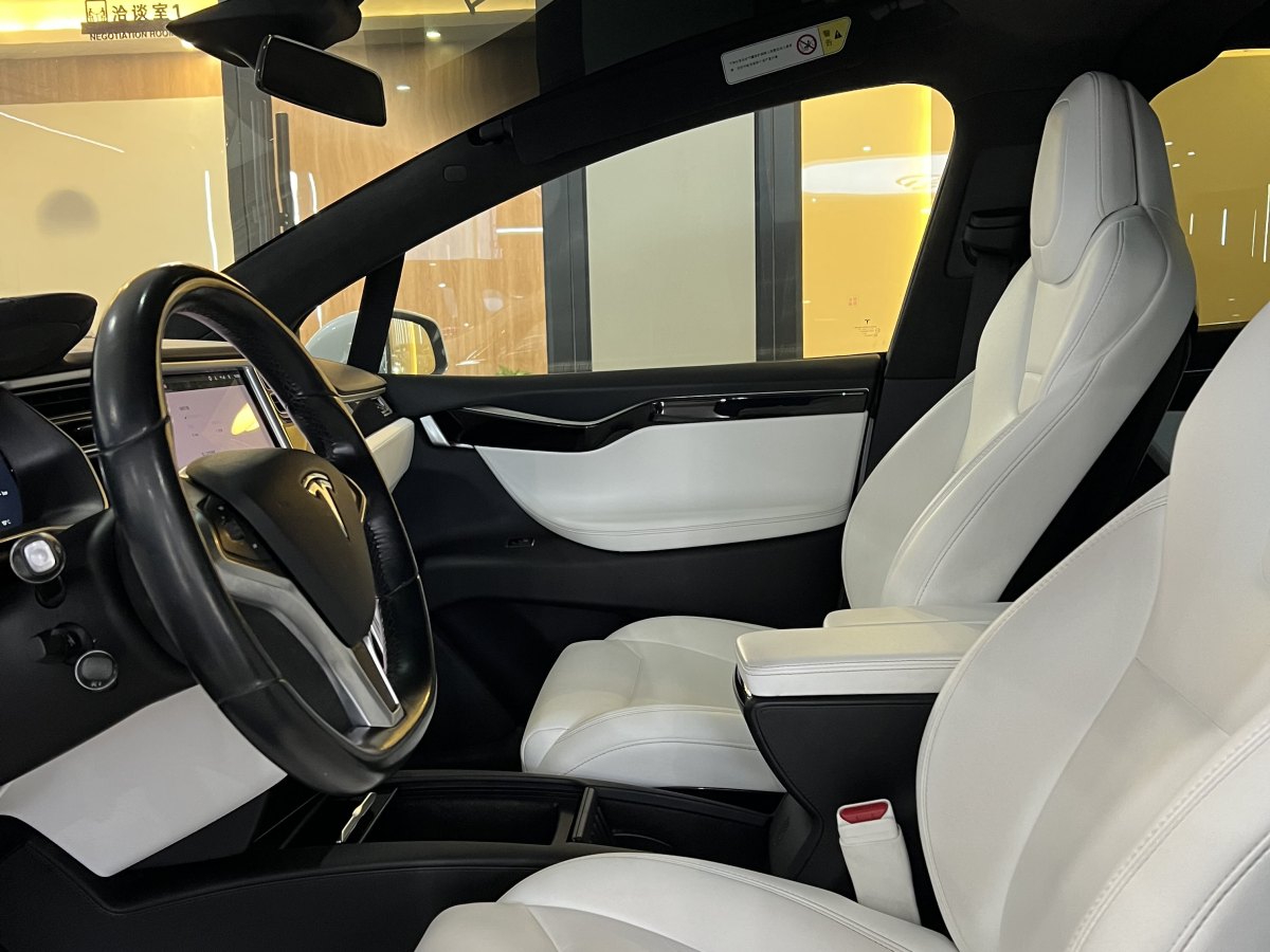 特斯拉 Model X  2016款 Model X 90D圖片