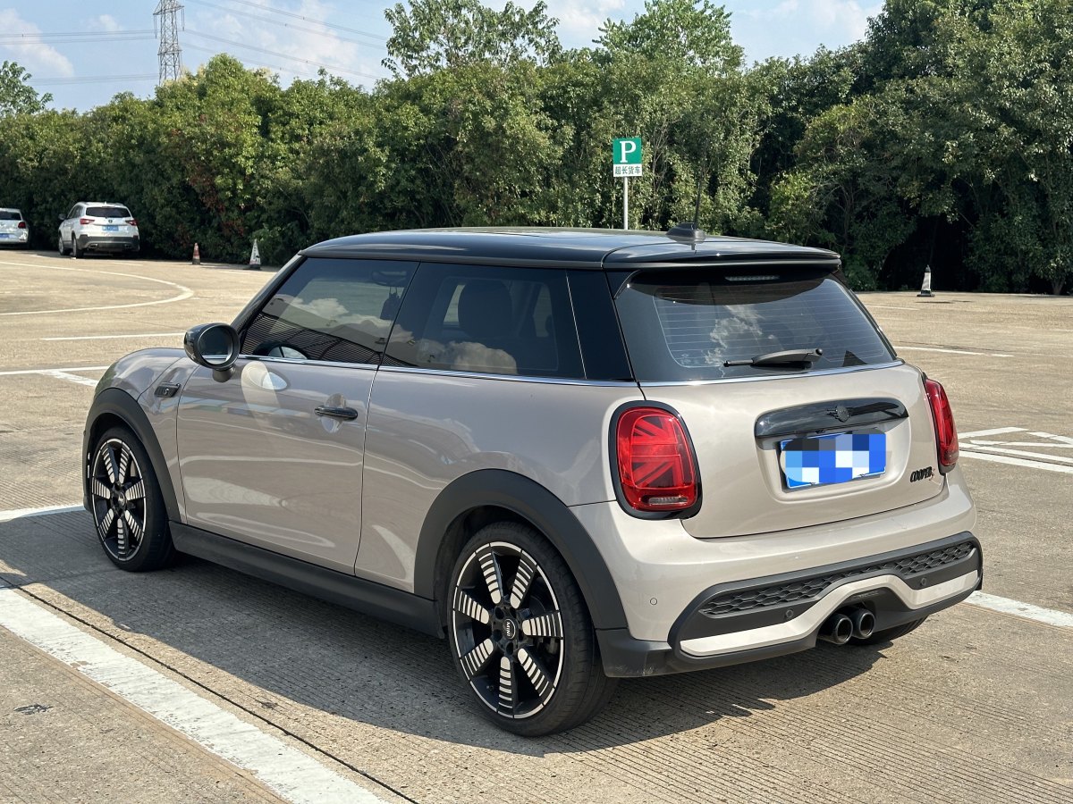 MINI MINI  2023款 改款 2.0T COOPER S 藝術(shù)家圖片