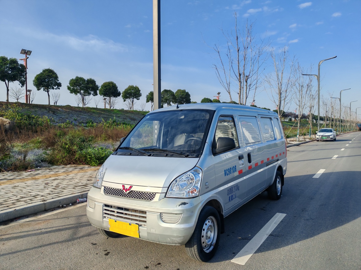 五菱 五菱榮光  2021款 1.5L加長基本型封窗車2座L3C圖片