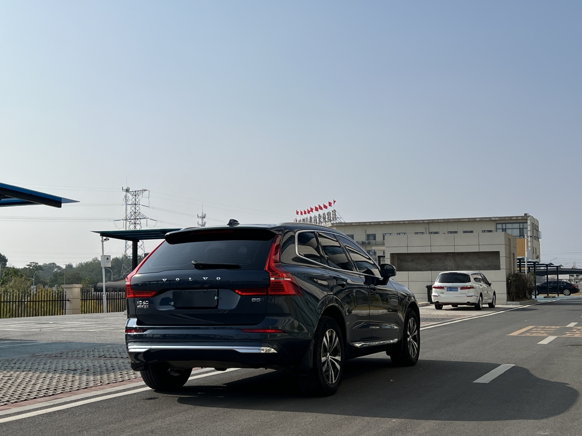 沃爾沃 XC60  2023款 B5 四驅(qū)智逸豪華版圖片