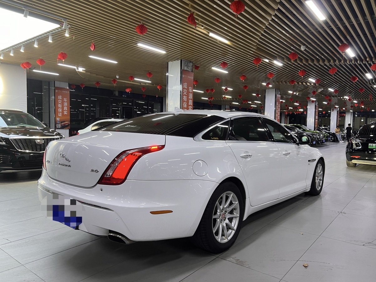 捷豹 XJ  2014款 XJL 3.0 SC 兩驅(qū)全景商務(wù)版圖片