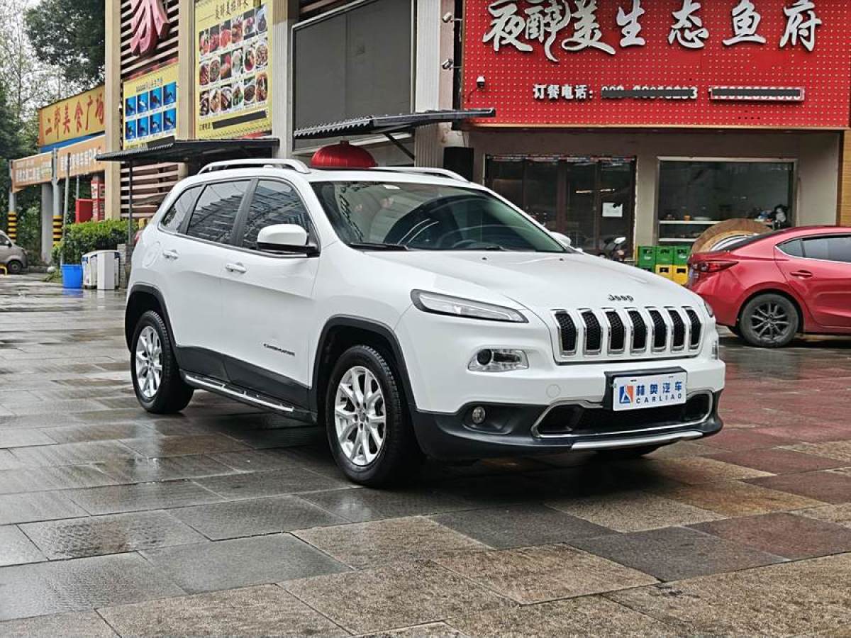 2017年12月Jeep 自由光  2017款 2.4L 領(lǐng)先版