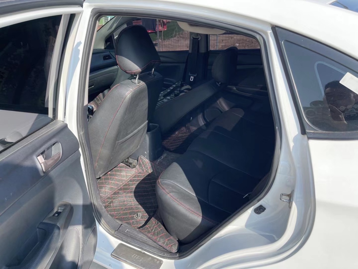 海马 M3  2016款 1.5L 手动舒适型天窗版图片