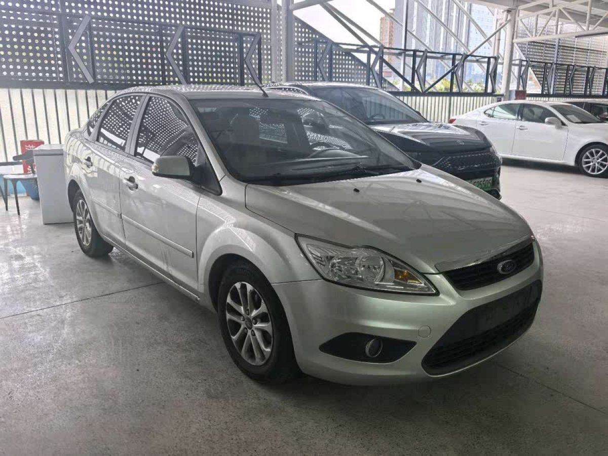 福特 福克斯  2011款 兩廂 1.8L 自動(dòng)時(shí)尚型圖片