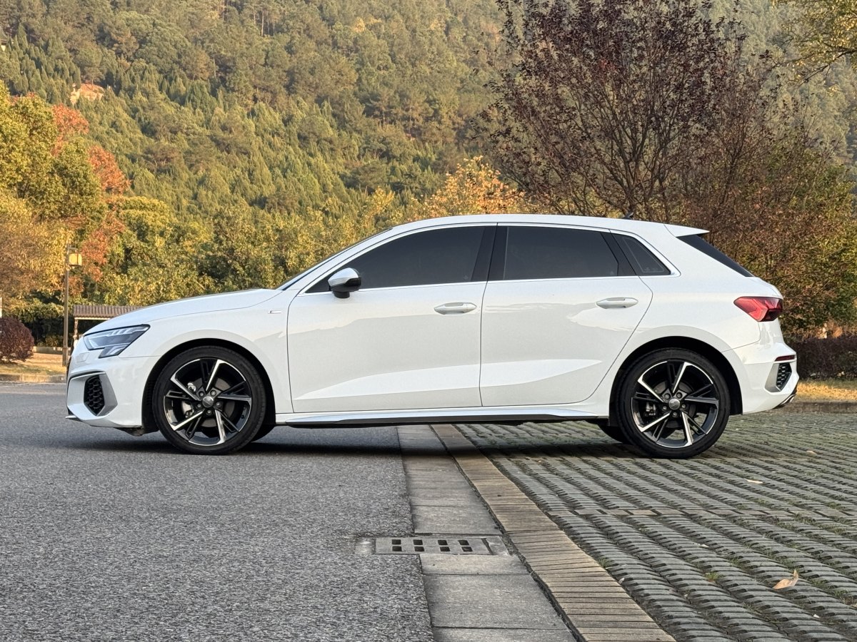 奧迪 奧迪A3  2022款 Sportback 35 TFSI 時(shí)尚運(yùn)動(dòng)型圖片