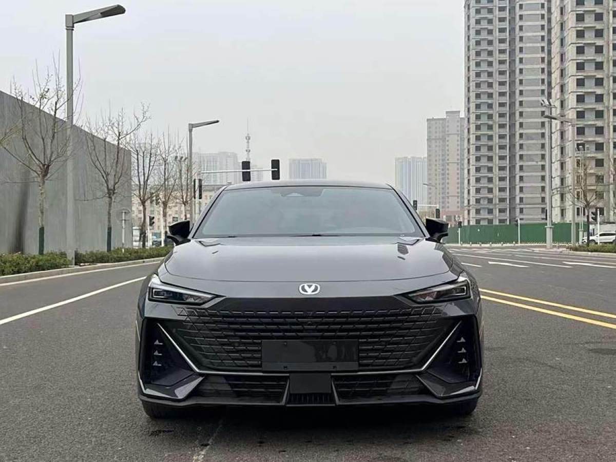 2022年4月長安 長安UNI-V  2022款 1.5T 尊貴型