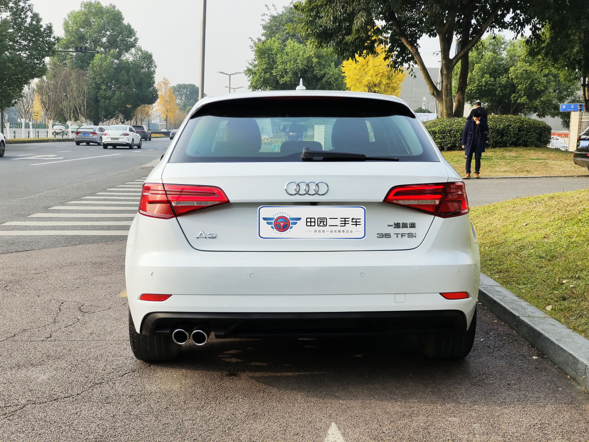 2018年7月奧迪 奧迪A3  2018款 30周年年型 Sportback 35 TFSI 進(jìn)取型