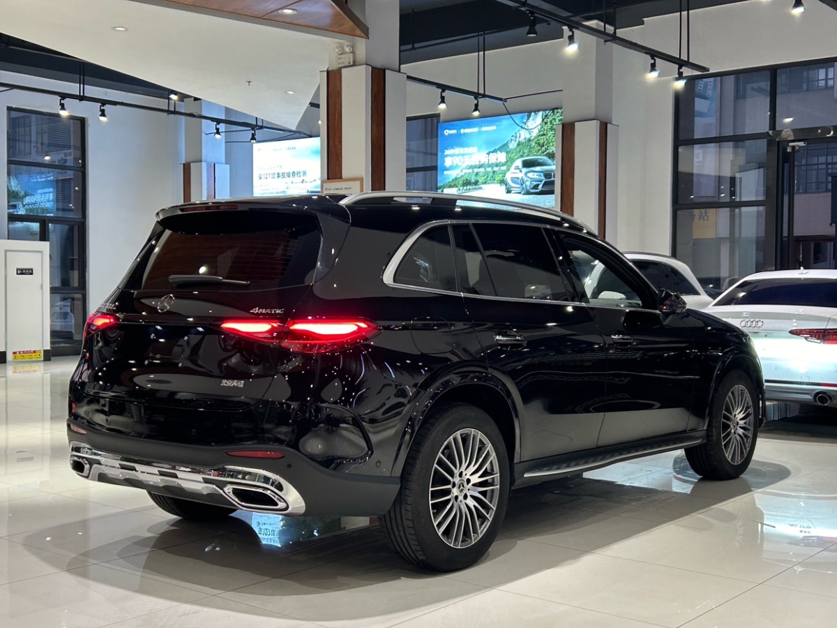 奔驰 奔驰GLC  2023款 改款 GLC 300 L 4MATIC 动感型 5座图片