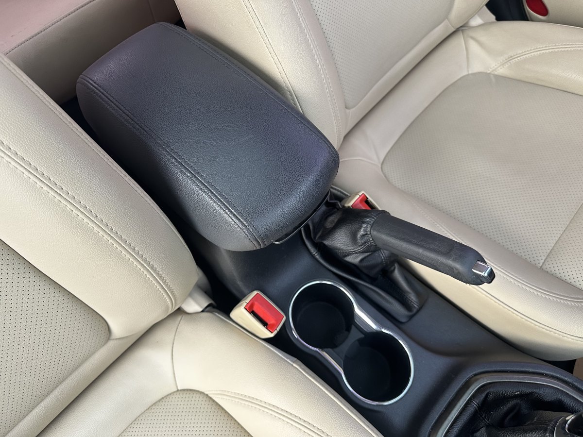 長安 逸動  2015款 1.6L 手動豪華型 國V圖片