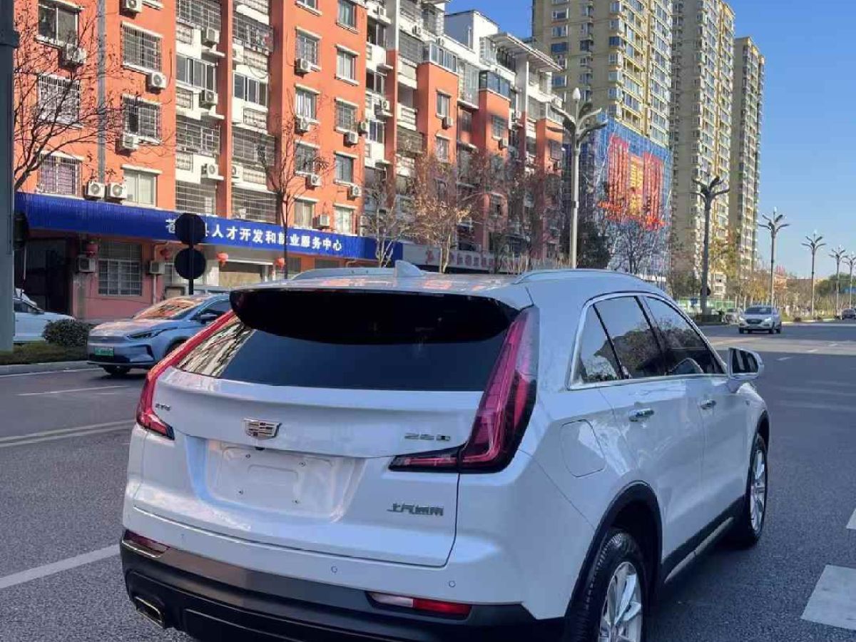 凱迪拉克 CT6  2019款 28T 領(lǐng)先運(yùn)動(dòng)型圖片