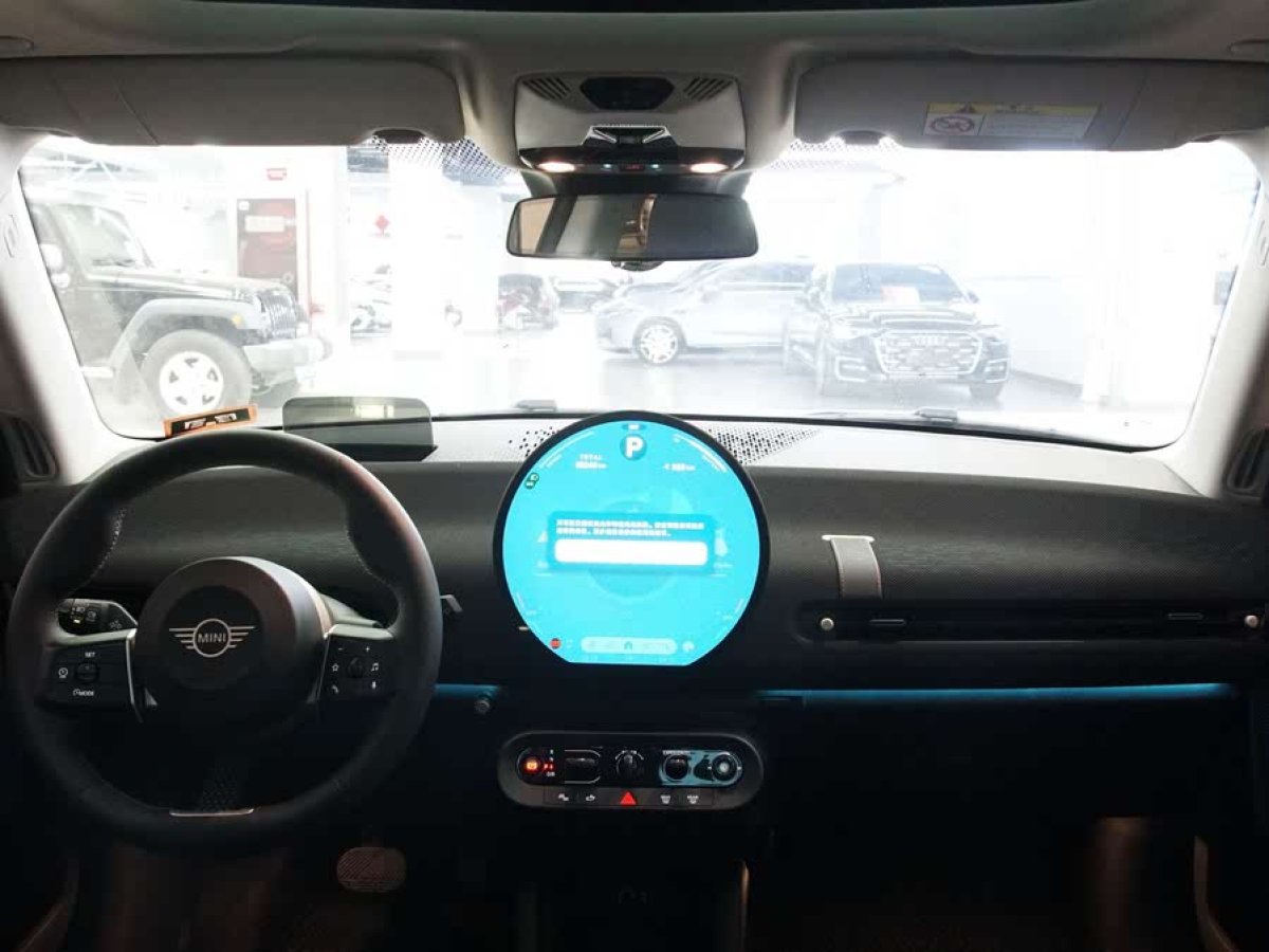 MINI 電動(dòng)MINI COOPER  2024款 452km COOPER SE 藝術(shù)家圖片