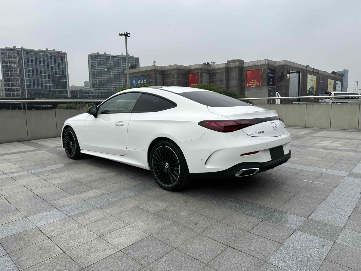 奔馳 奔馳GLC  2024款 GLC 300 4MATIC 轎跑SUV圖片