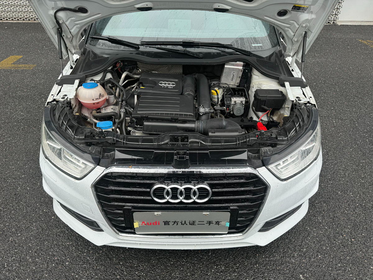 2017年6月奧迪 奧迪A1  2014款 A1 1.4TFSI 30TFSI 技術(shù)型