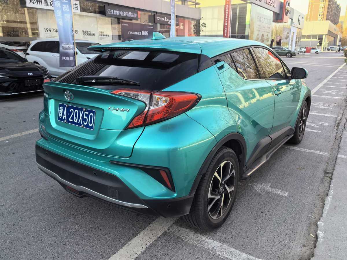 豐田 C-HR  2018款 2.0L 領(lǐng)先天窗版 國V圖片