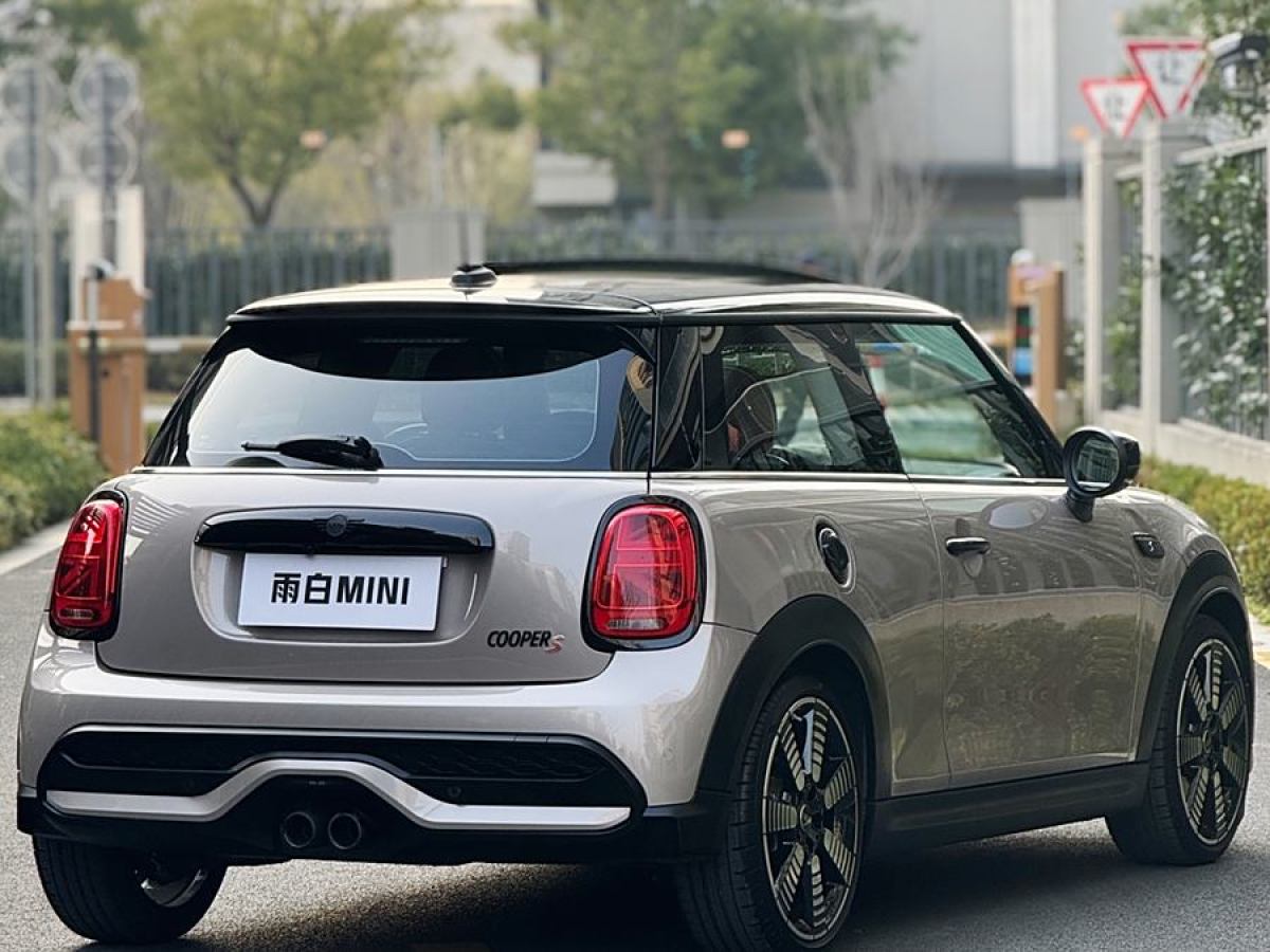 MINI MINI  2022款 改款 2.0T COOPER S 藝術(shù)家圖片