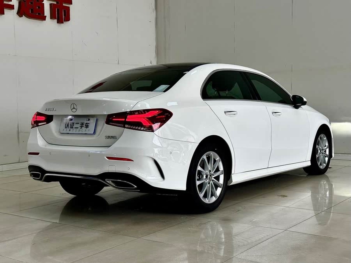 奔馳 奔馳A級  2019款  改款 A 200 L 運動轎車圖片
